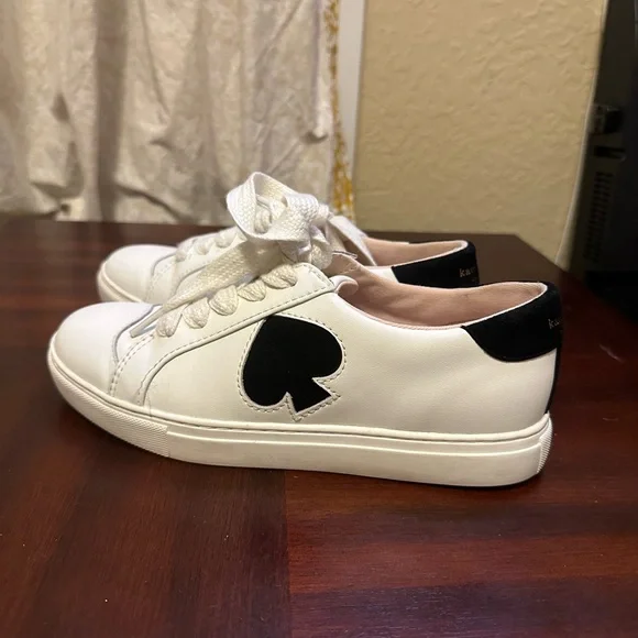 Kate Spade Fez White/Black Big Logo Leather Women Sneakers- SZ 6 B - Picture 3 of 10